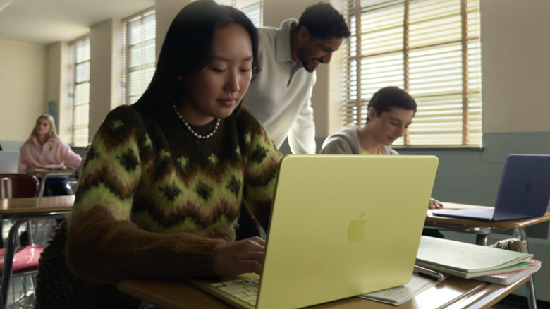 MacBookNeo in yellow