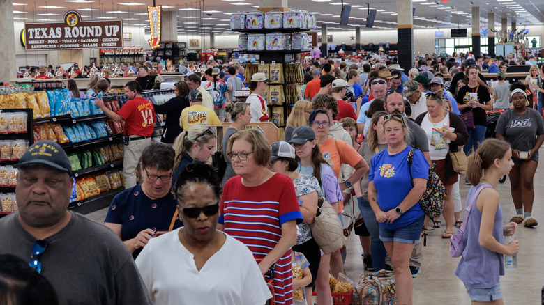 Customers lined up in a Buc-ee's store.