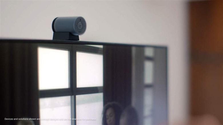 Concept Pari webcam on monitor
