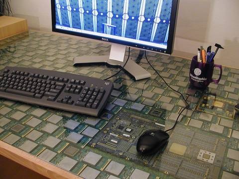 Itanium CPU desk