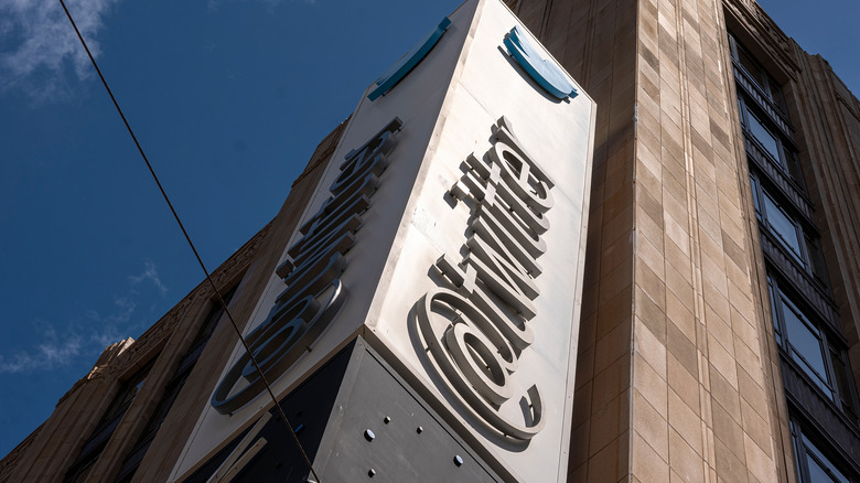 Twitter HQ sign