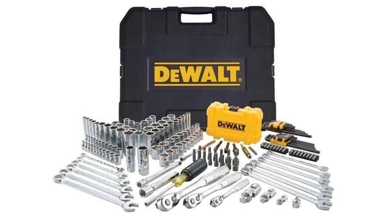 DeWalt mechanic's tool set