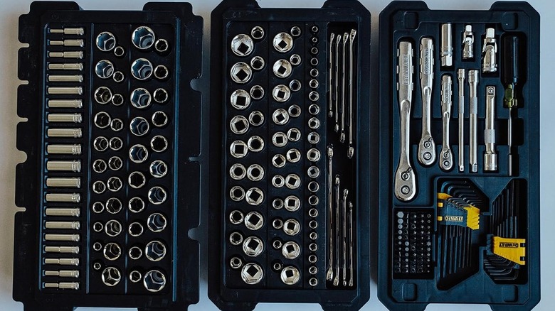 DeWalt 226 pc mechanics tool set