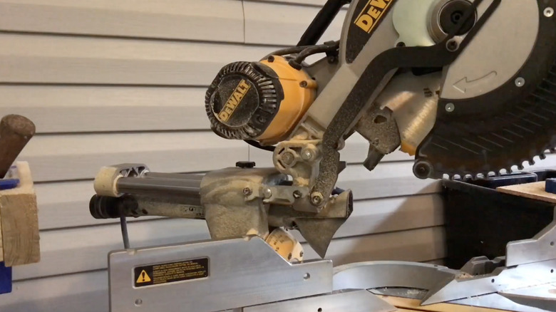 DeWalt 779 in use