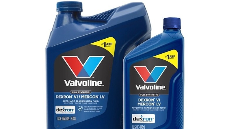 Close shot of one-gallon jug and one-quart bottle of Valvoline Dexron VI/Mercon LV automatic transmission fluid