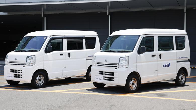 Nissan NV100 airport service vehicles in Japan