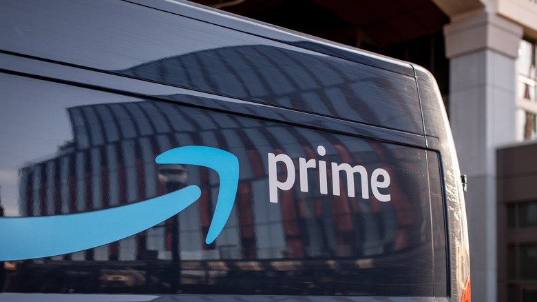 Prime logo on Amazon delivery bus