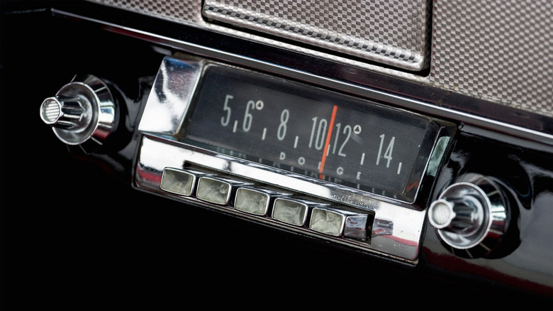 Vintage car radio