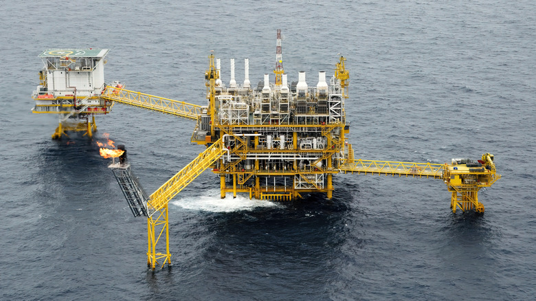 Offshore oil rig