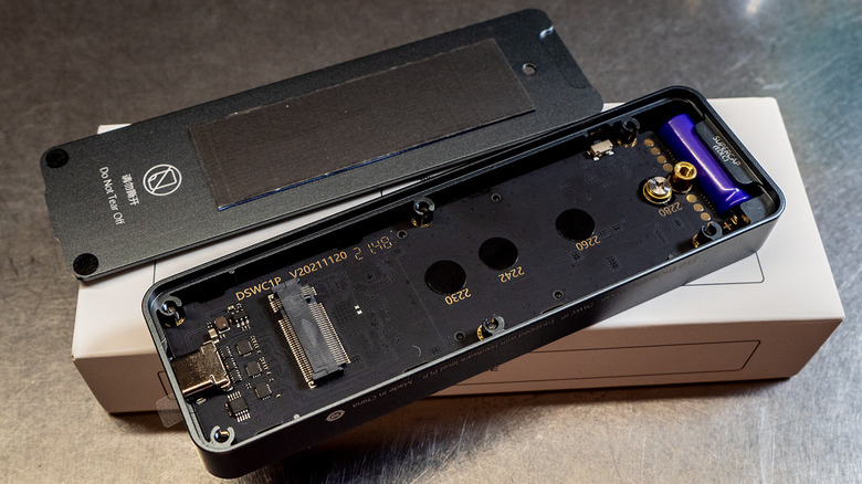 DOCKCASE SSD Smart Enclosure