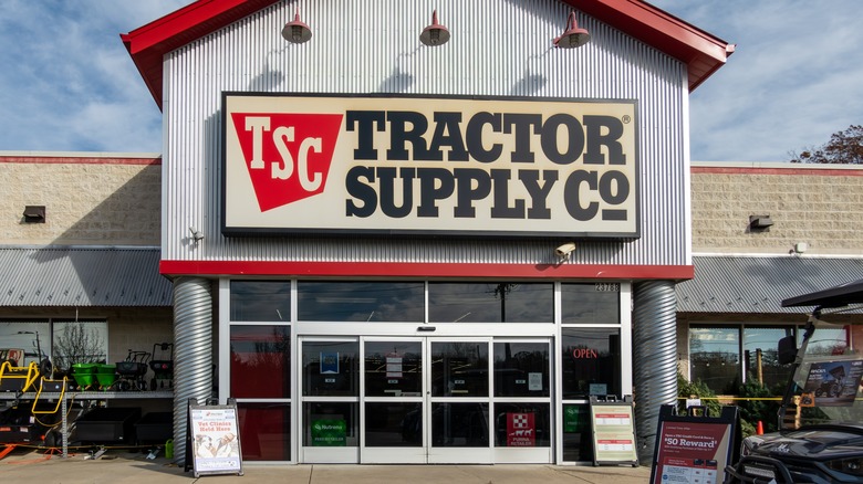 The front of a Tractor Supply store location.