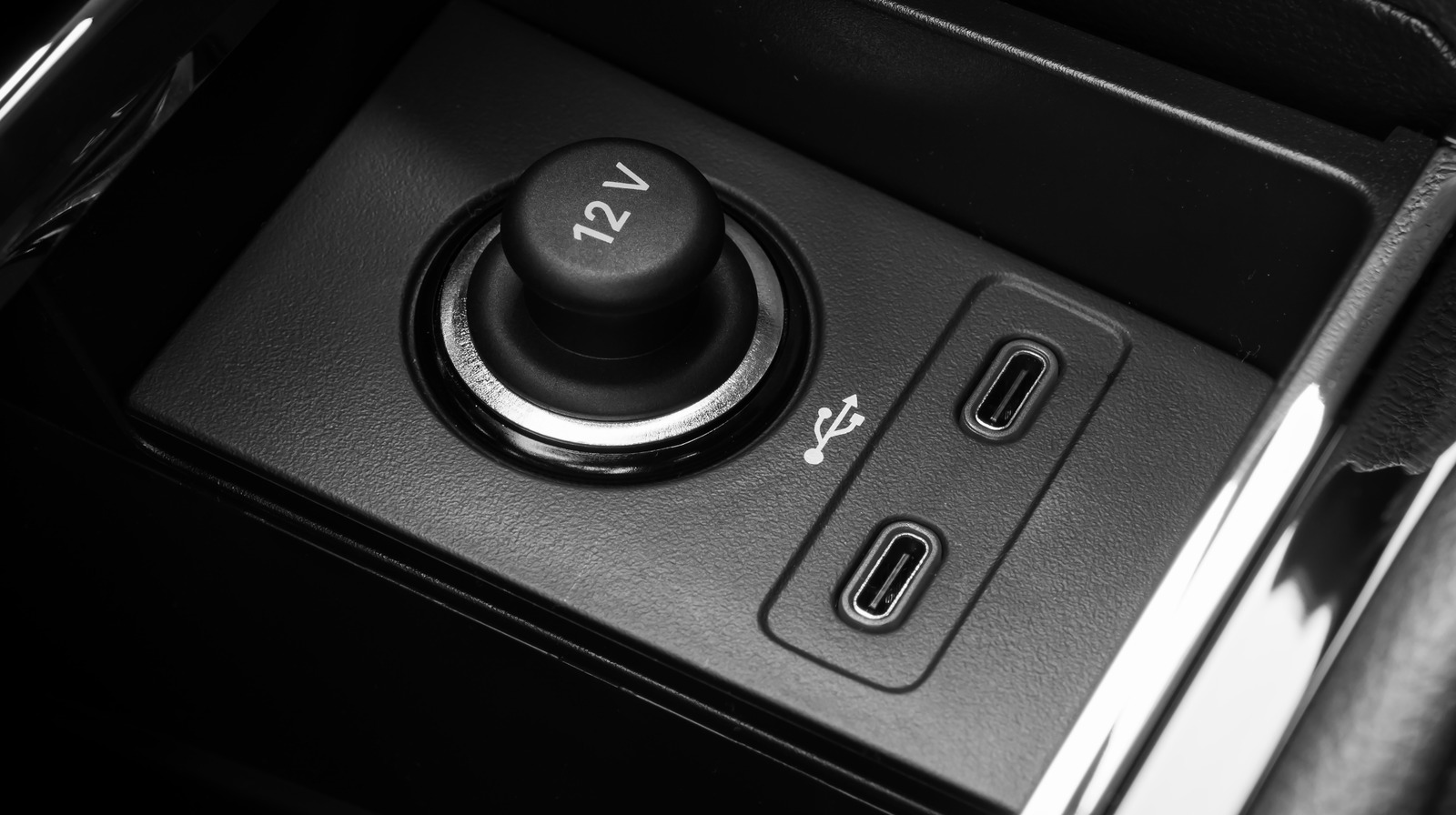 Does Your Car Have A USB-C Port? Here Are 5 Things You Can Plug Into It