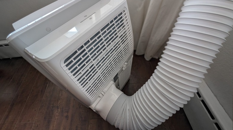 Air conditioning tube back.