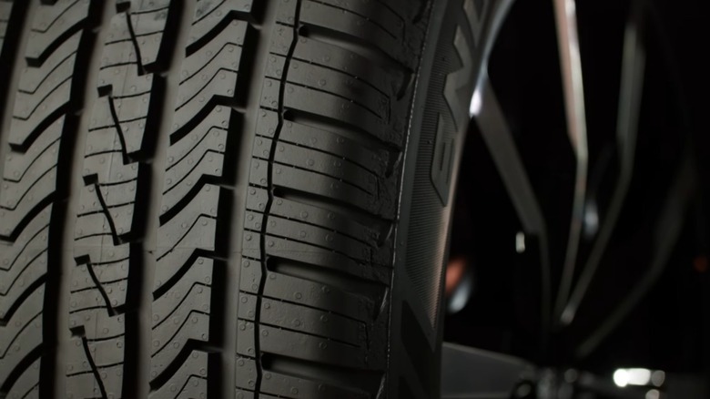 Close up of Cooper Tire Endeavor Plus