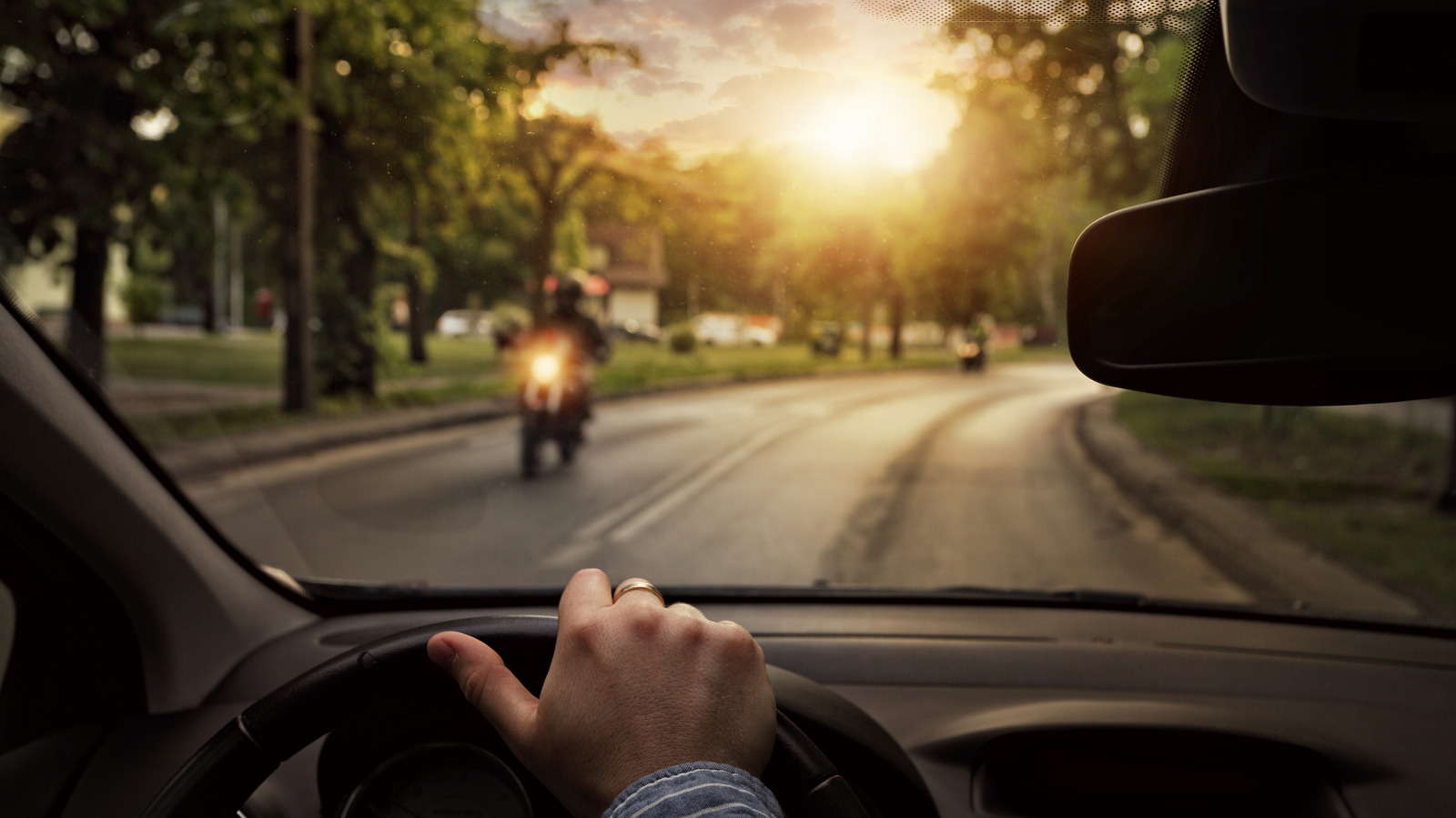 Drivers Who Don't Know These Motorcycle Rules Are A Serious Risk On The Road