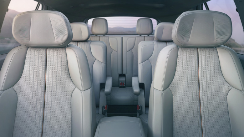 2026 Vistiq rear cabin