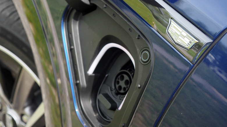 2026 Cadillac Vistiq CCS charge port