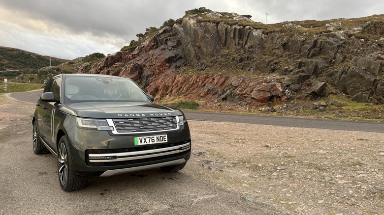 2027 Land Rover Range Rover EV550