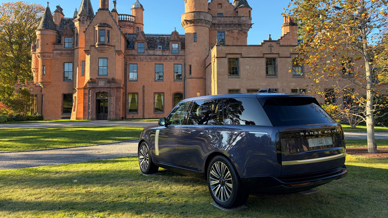 2027 Land Rover Range Rover EV550