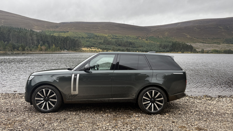 2027 Land Rover Range Rover EV550