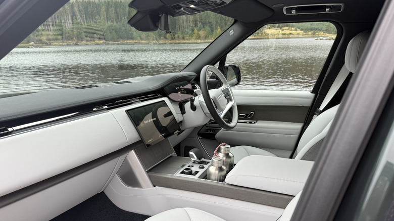2027 Land Rover Range Rover EV550