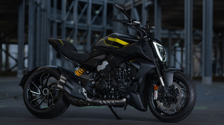 Ducati Diavel V4 parked in an industrial setting