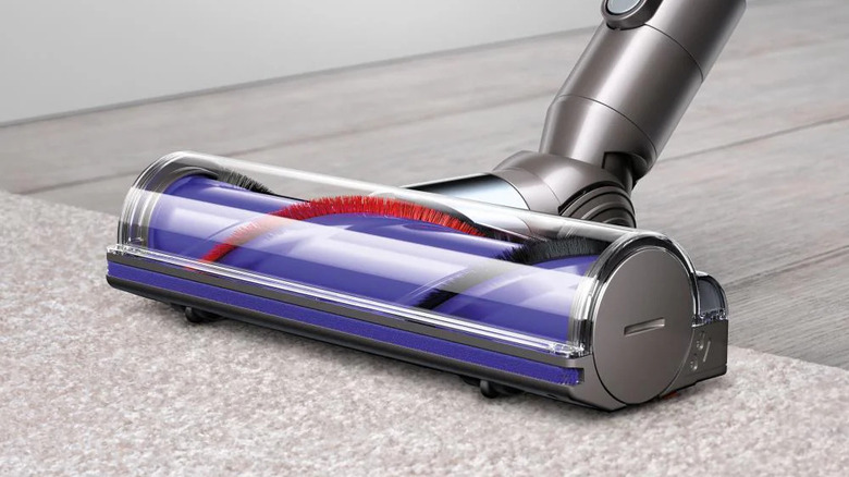 Closeup of the head of the Dyson V6 vacuum