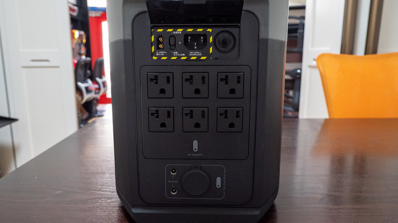 DELTA Max charging ports