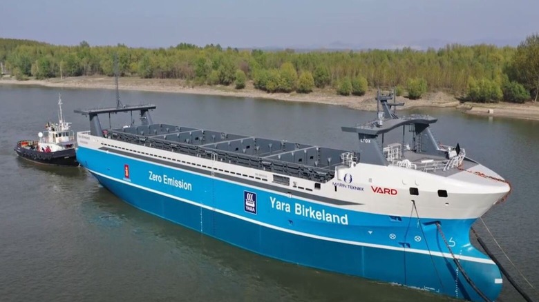 Side view of Yara Birkeland electric cargo ship