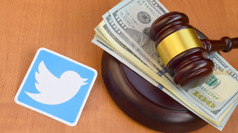 Money twitter gavel