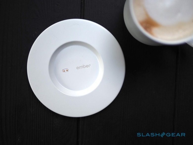 https://www.slashgear.com/img/gallery/ember-ceramic-smart-mug-review-iot-for-your-coffee/ember-ceramic-mug-3.jpg