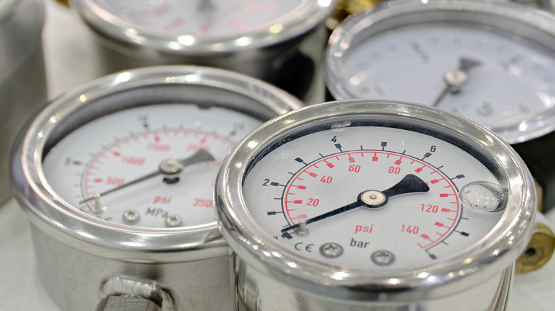 Group of various assorted pressure gauges