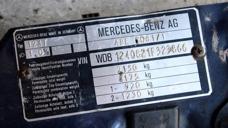 Mercedes W124 VIN plate