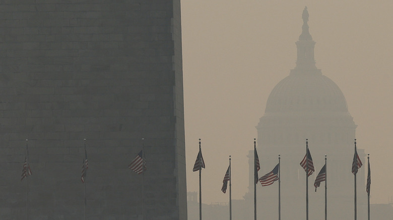 wildfire smoke blurry US Capitol