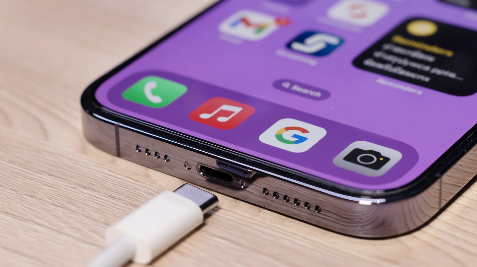 Europe Will Officially Force iPhone To Switch To USB-C By End Of 2024 – SlashGear