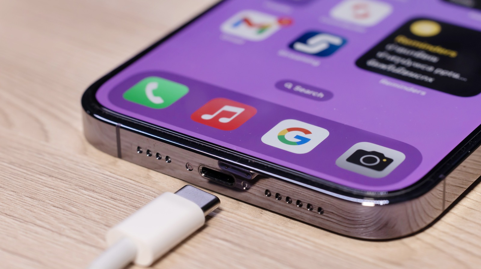 New EU Rules on USB-C Charging Could Force an iPhone Redesign