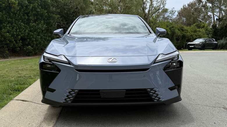 20216 Lexus ES
