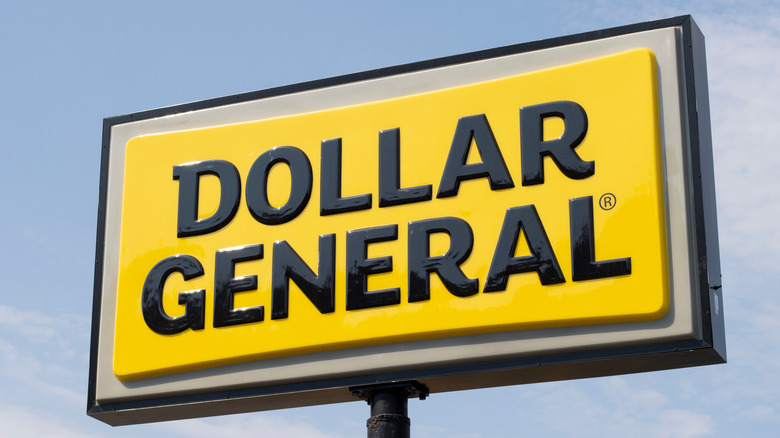 Exterior sign displaying Dollar General logo