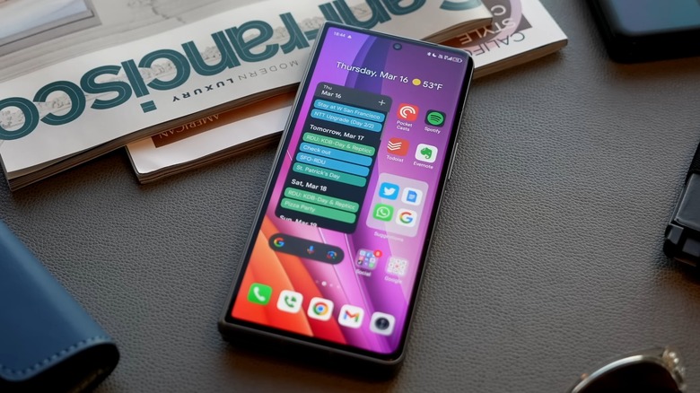 Tecno Phantom V Fold folded