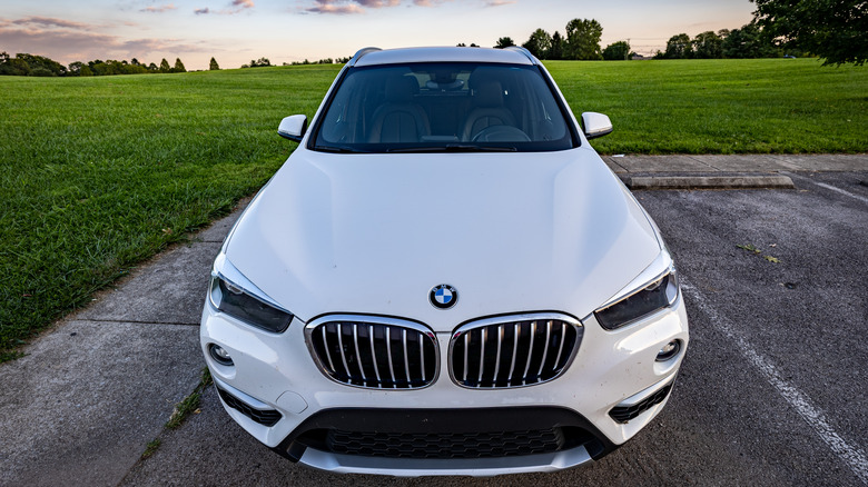 Frontal view of white 2017 BMW X1