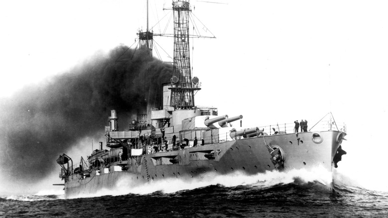 The USS New York underway at sea in 1915