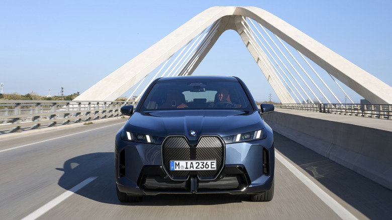 BMW iX promo image