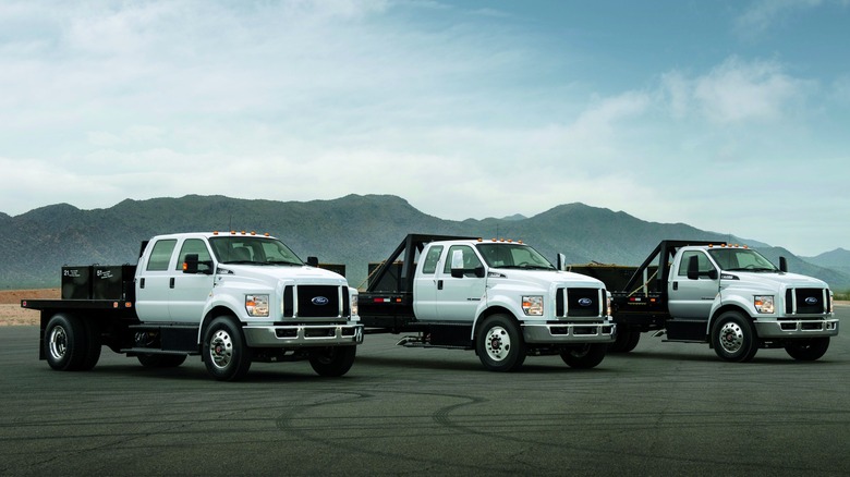 Medium-Duty commercial Ford trucks
