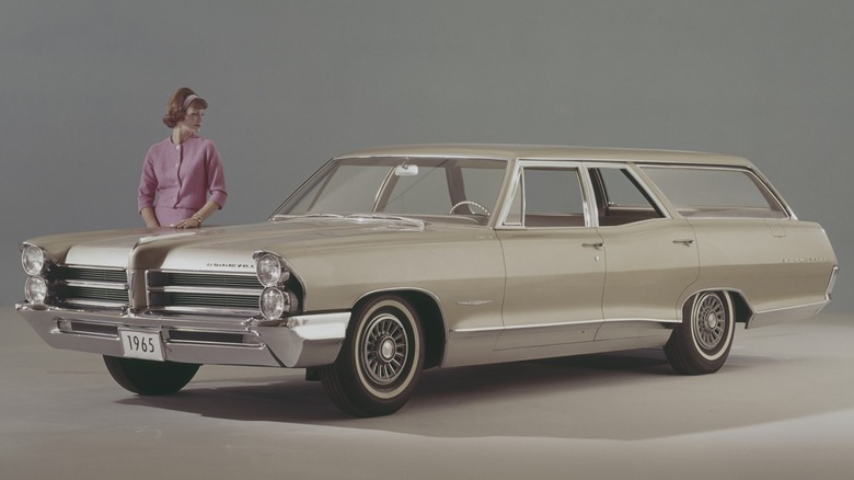 1965 Pontiac Bonneville Station Wagon