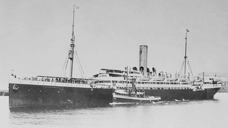 The cruise liner Scharnhorst before it was converted into the Japanese carrier Shin'yō