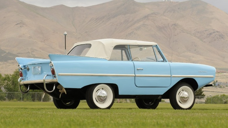 Blue Amphicar 770