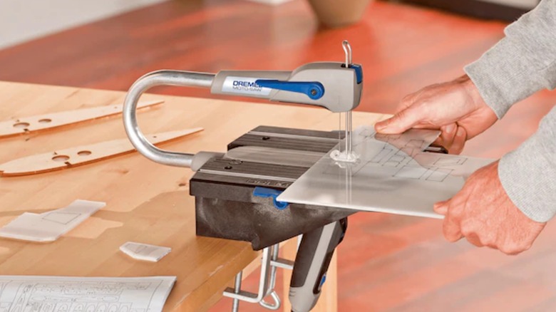 cutting with Dremel scroll saw