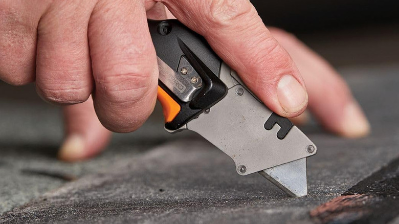 Fiskars Pro Retractable Folding Utility Knife