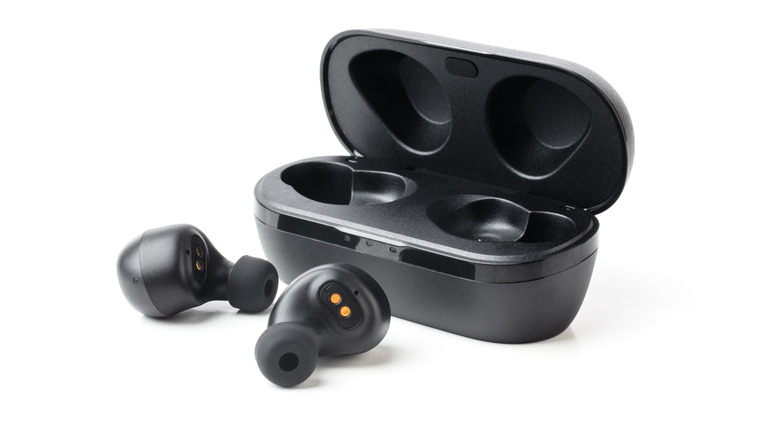 Black Wireless Earbuds