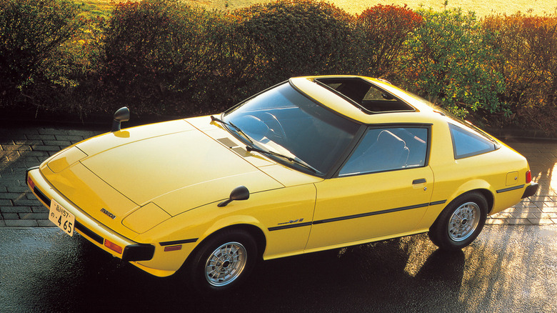 Front 3/4 aerial view of first generation Mazda RX-7